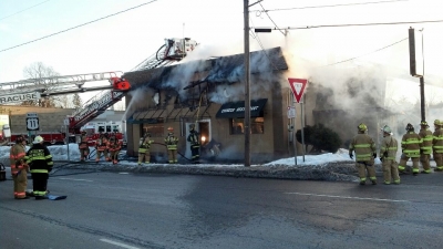Mattydale battles early morning fire at Pacific Restaurant